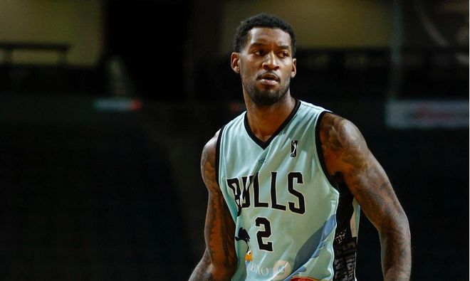 英超名宿罗比-萨维奇首次执教，带队在英格兰第7级联赛夺冠升级.