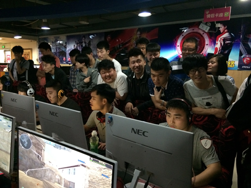 恩比德被驱逐76人险胜马刺 热火胜篮网止3连败