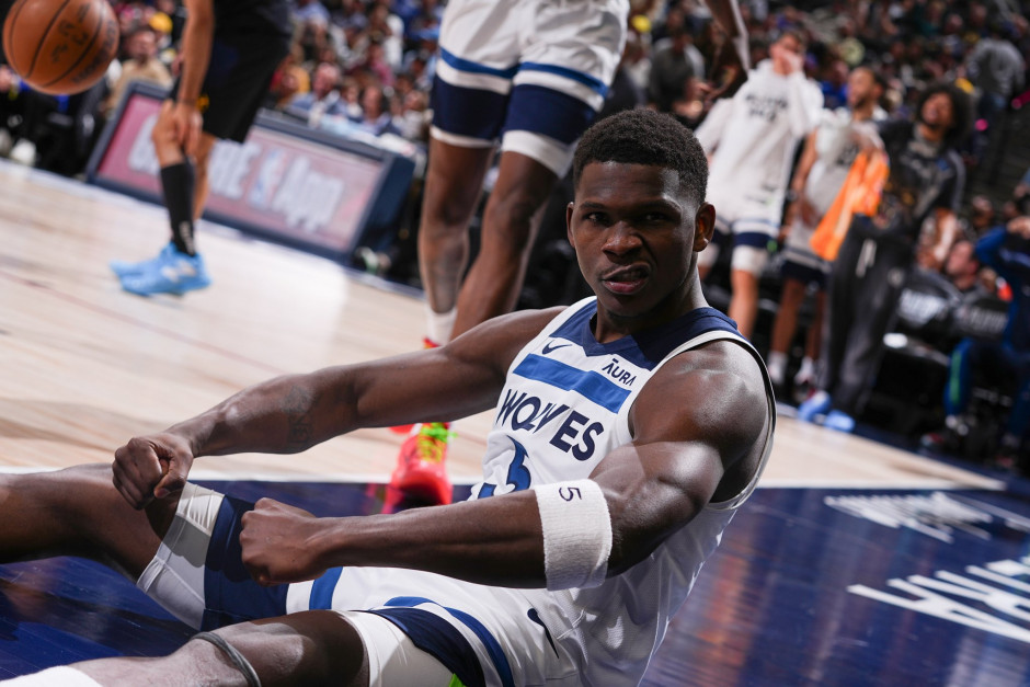 英格兰足总杯：曼市队8比0轻取索尔福德市.